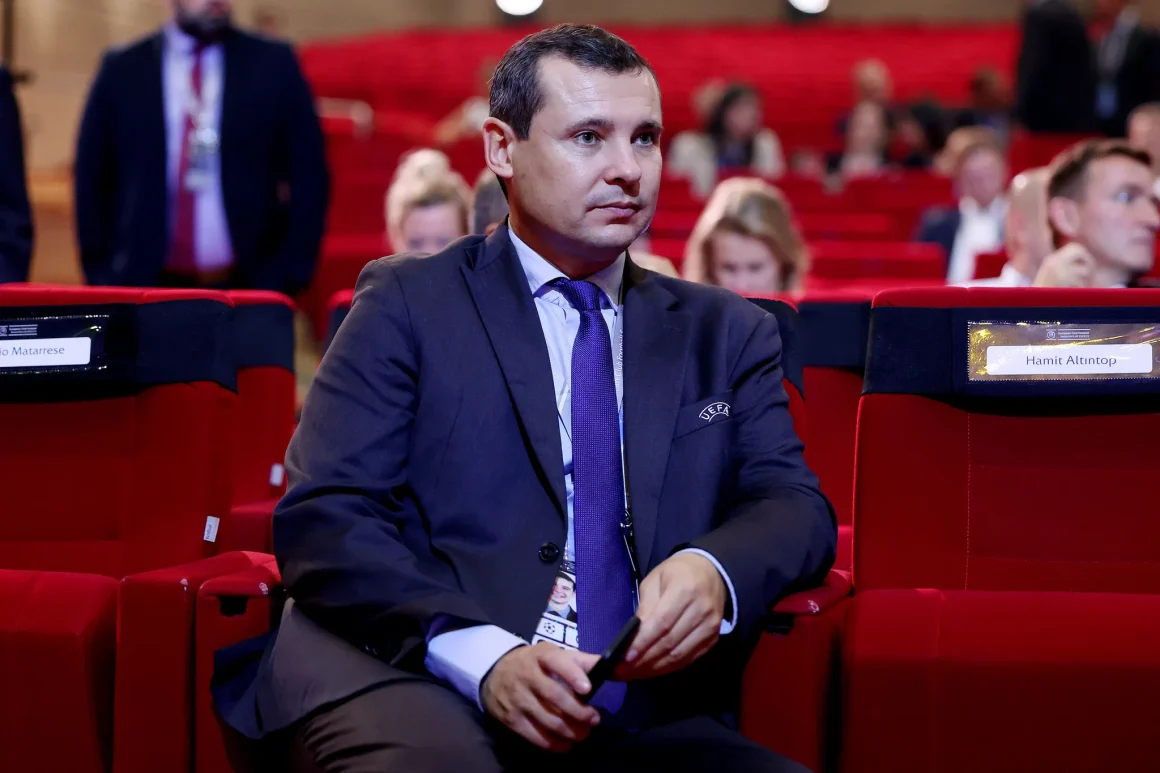 a0b81c62-8fc6-43f1-9208-db6982afd132 Séparation entre la FIFA et Kevin Lamour
