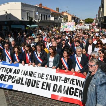 a36bf1d6-2b77-4521-8956-056c5c5631ab L’escalade des violences contre les élus locaux en France