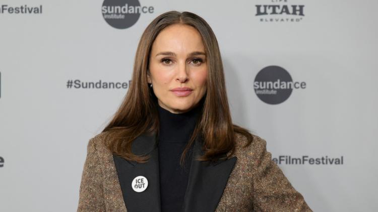 a5427700-1036-41a9-9094-eae05800de44 Natalie Portman choisit Paris pour accueillir son troisième enfant