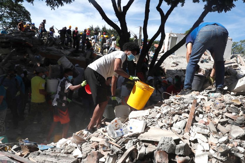 7.4-magnitude earthquake causes widespread destruction in western Colombia Les habitants de Cali s’organisent après le séisme
