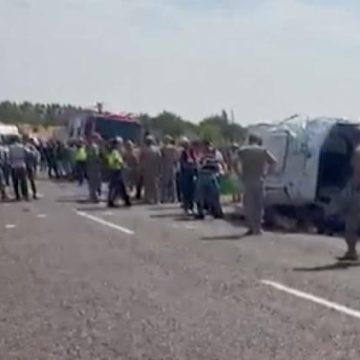 ac544c12-bd52-4fff-bd5e-dd4fe9c47c14 Accident mortel de minibus en Turquie