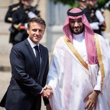 Emmanuel Macron reçoit Mohammed Ben Salmane pour discuter des enjeux régionaux et économiques