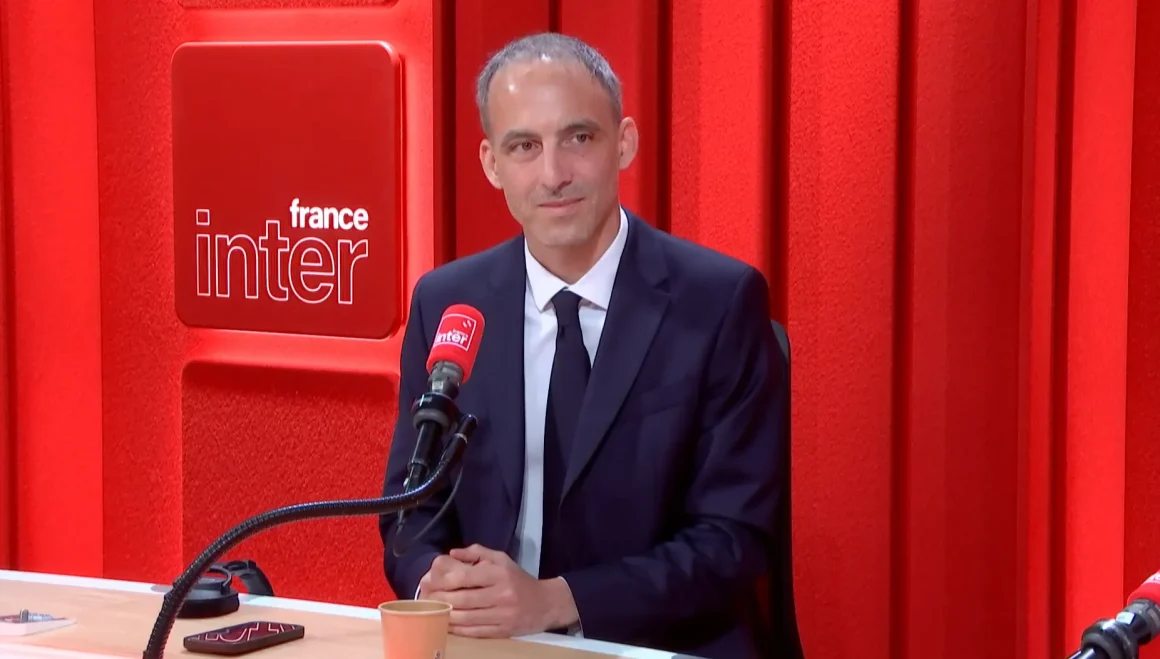 ae66962d-9808-47e8-810a-3e2f21dd071b Raphaël Glucksmann ciblé par une opération de désinformation