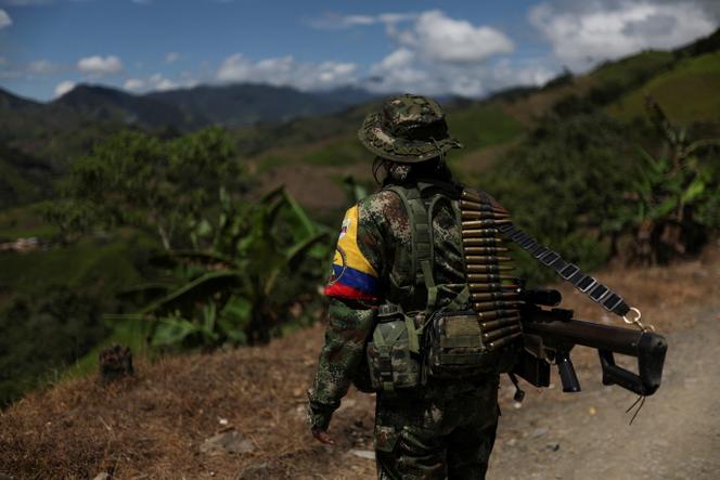 b099f013-a8ea-4563-9f38-94bed3ea0506 Enquête sur le recrutement de mineurs en Colombie par des groupes armés via les réseaux sociaux