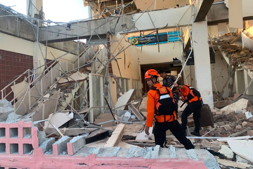 Indonesia Earthquake Un séisme puissant frappe l’île de Florès en Indonésie