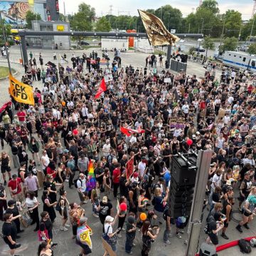 Manifestation antifasciste face à un meeting de l&rsquo;AfD à Berlin