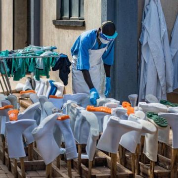 b5545385-8b1e-42f0-a4fe-3a99737a31b7 Fin de l’épidémie d’Ebola en Ouganda, mais alerte en RDC