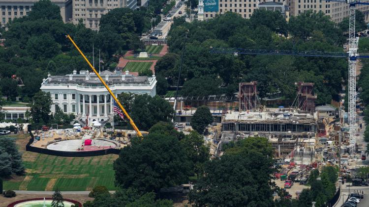 b59a8a68-9908-4f9c-9460-db1c1b8bf448 Trump en Appel à la Cour Suprême pour une Salle de Bal