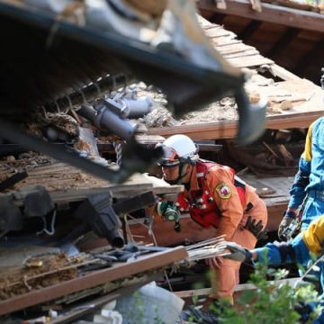 Opérations de secours après le séisme à Kyushu