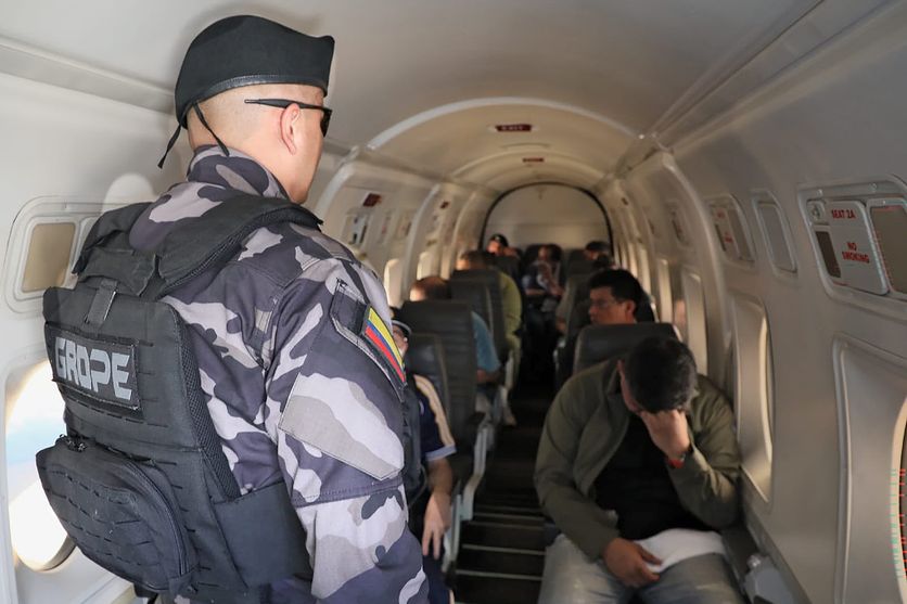 bf9e88bf-c6bd-4b5e-b60d-bdb75be63ed6 Le Premier Jour au Pouvoir du Président Abelardo de la Espriella: Un Début Marqué par la Violence en Colombie