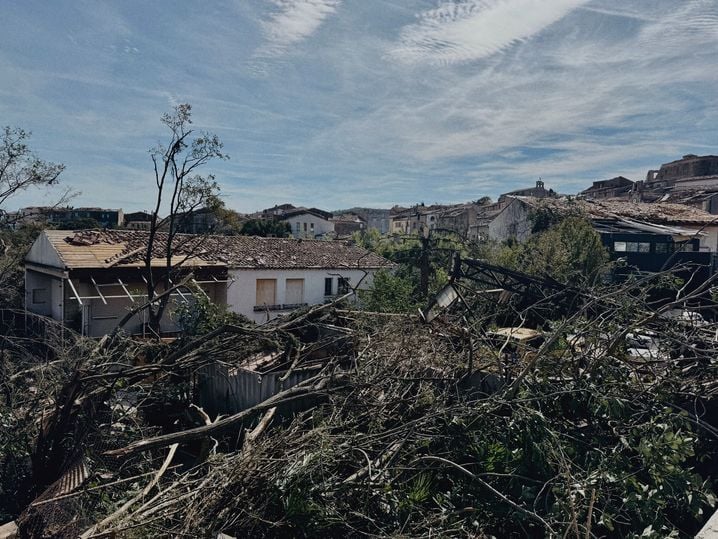 c18fd5e0-f3a0-482e-8d43-de5ad4b3d21c Une tornade dévastatrice frappe Pomas dans l’Aude