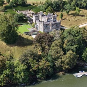 c4a7cbf1-ae72-4bea-86b2-50bfa52bdd0e Mark Zuckerberg acquiert un château en Irlande
