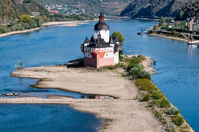 c74f1544-e890-4db1-b9b3-4af5d08a1c5e Le niveau critique du Rhin en Allemagne