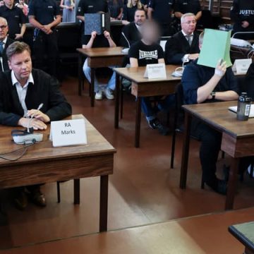 cce8c2af-d323-48c2-b118-89649bfbada5 Jugement des Adolescents dans le Procès d’un Groupe Terroriste d’Extrême Droite en Allemagne
