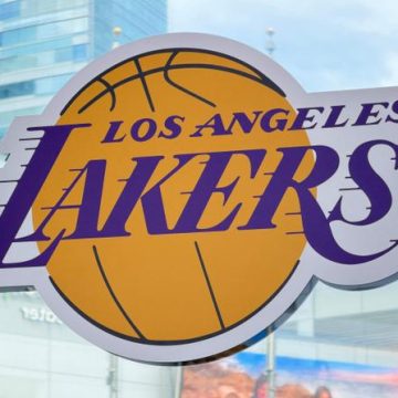 Les Lakers de Los Angeles changent de propriétaires pour une somme record