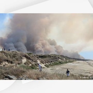 L&rsquo;incendie au Mont-Saint-Frieux maîtrisé : Enquête en cours