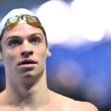 Léon Marchand renonce à certaines épreuves aux Championnats d&rsquo;Europe