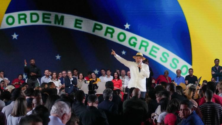 d97848f0-f0b8-4662-9694-57c063292d6f Lula affrontera Flavio Bolsonaro lors des élections présidentielles