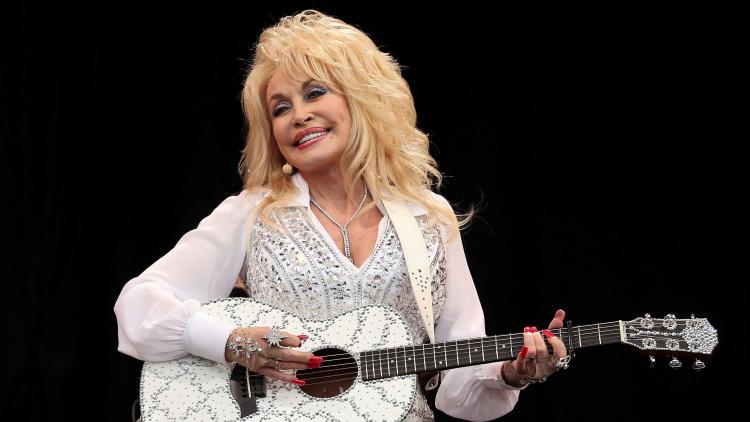 dd850231-718a-4e32-8719-f2fc33024697 Décès de Dolly Parton, icône de la musique country