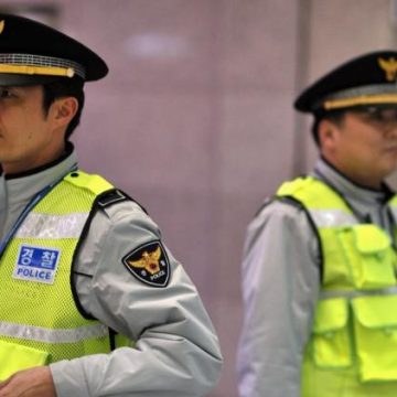 e8b4bdd6-c605-422a-a6d2-6e3d4459bc2e Une affaire criminelle en Corée du Sud: Enquête sur des corps retrouvés et l’arrestation d’un policier
