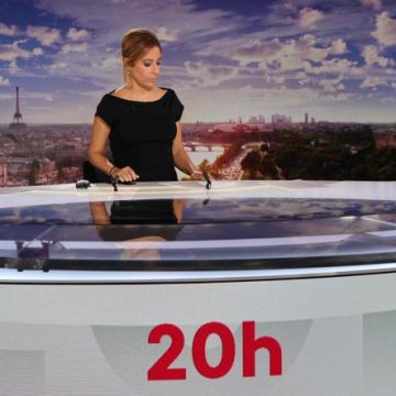 e9c1e893-9d46-4ca4-bb32-2a6f054f3058 Léa Salamé quitte le JT suite à la candidature de son partenaire