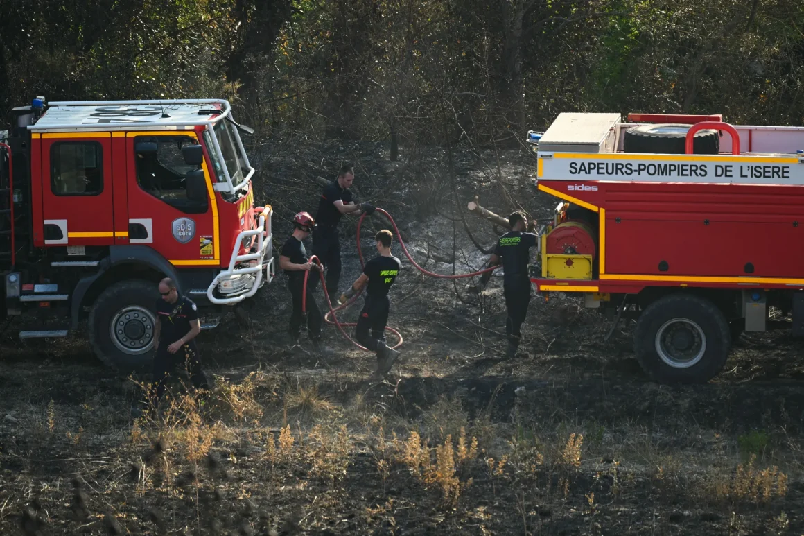 eba5e8be-4d60-4665-b126-9b761d2249c6 Renforcer les Moyens de Lutte Contre les Incendies en France