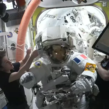 eda1aee0-2459-41f5-ab56-5f72333a3b35 Sophie Adenot poursuit sa mission spatiale