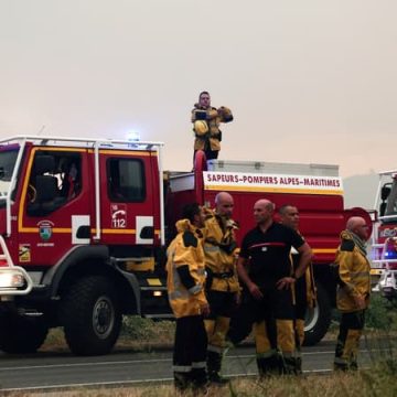 ede07a0b-a094-41ab-8646-a518f48ff633 Sécheresse et Incendies : Alarme en France