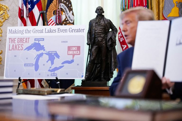 President Trump Signs Executive Order To Rename Lake Ontario as "Lake America" Le décret de Donald Trump sur le lac Ontario provoque des tensions