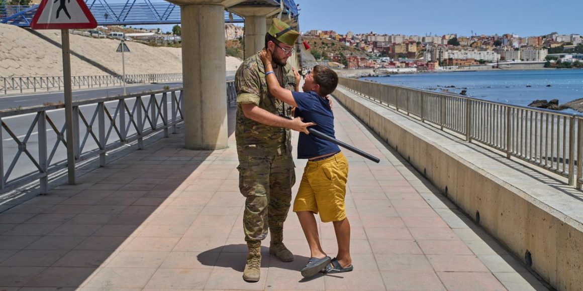 f4c4a9e1-9f2e-45be-b305-bc6c67a186c0 Une crise humanitaire à Ceuta : le passage de 72 000 Marocains