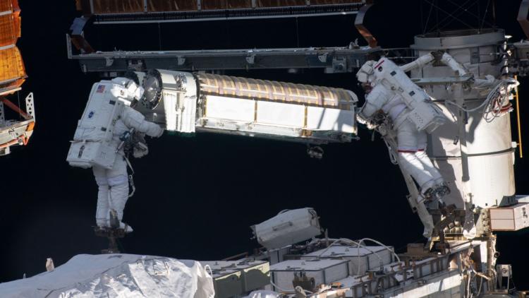 f7fc2df5-5879-4657-9ada-f44f3c222eef Sophie Adenot réalise une sortie historique dans l’espace