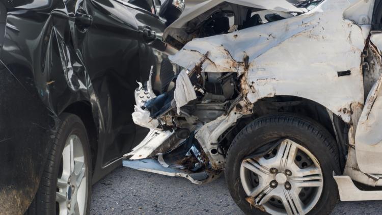 fa1bb335-4922-4353-abdb-e1dcf501130b Défi dangereux sur les routes : les adolescents en quête de popularité