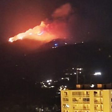 fd457717-4caf-4622-8ee2-ffd53b3fd56c Évacuation en Corse suite à un incendie causé par des orages