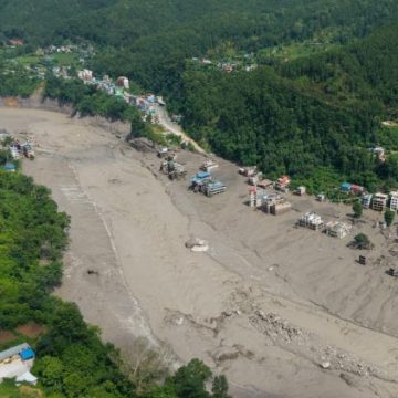 ffe4851d-88f4-447c-b81d-0f95524f095b Crue dévastatrice au Népal : bilan humain et efforts de secours