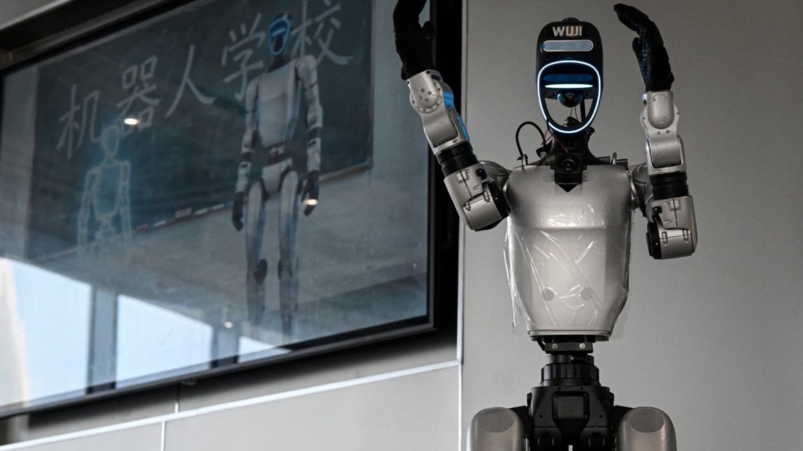 fffae3b8-15a3-4264-ba4c-9fbe2c7c7839 La robotique chinoise : Promesses et réalités