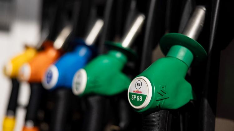 0504a6b5-83a0-459f-a7bb-350da9855ad7 Comment utiliser le site prix-carburants.gouv.fr pour économiser sur le carburant