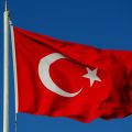 Tirs devant une école à Manisa : huit blessés et un suspect arrêté