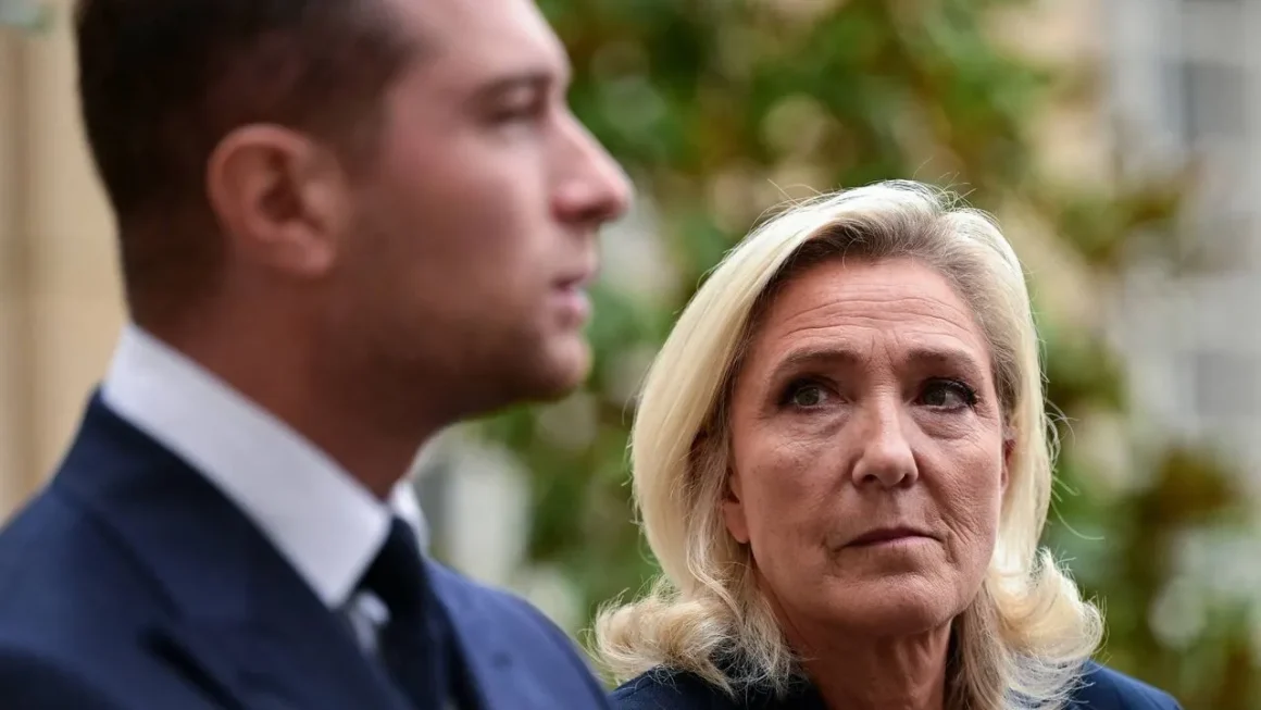 0e8cbd50-5f4a-43c0-9f03-01270ae232de Soutien sur les réseaux sociaux contre l’interdiction du voile proposé par le Rassemblement national