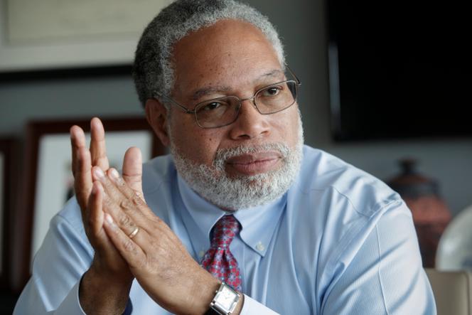 0f986416-102b-4410-a45f-a494febfdb7a Le départ de Lonnie Bunch, premier chef afro-américain de la Smithsonian, sous pressions politiques