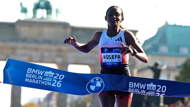 1f012c4c-0953-4d7e-a2b2-2e965c13ca2a Tigst Assefa réalise une performance historique au marathon de Berlin