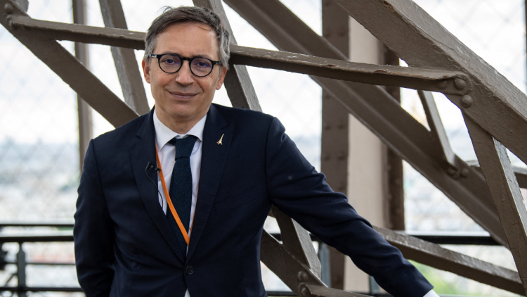 23031c80-b8d6-407c-9a87-503a44724357 Démission du directeur de la tour Eiffel après une polémique