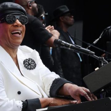 250cdd5c-6d74-47d6-ae38-ab0ff892bacc Stevie Wonder en concert à Paris : un événement exceptionnel