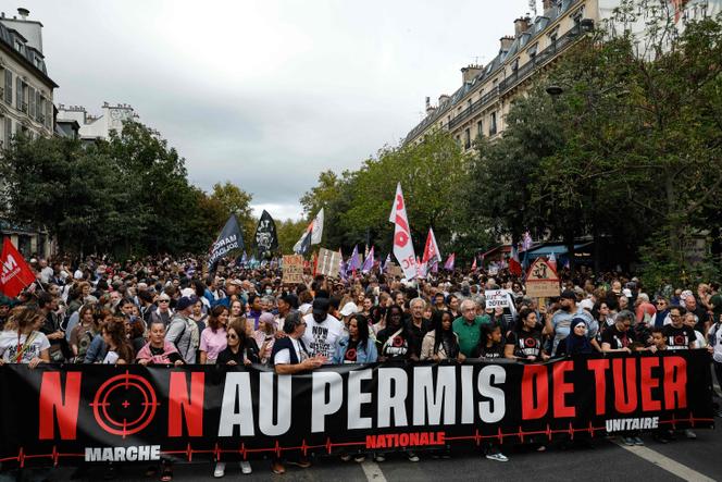 27a9b654-206c-4e0c-9428-b9f3cf407ba5 Manifestations contre la présomption d’usage légitime des armes par les forces de l’ordre