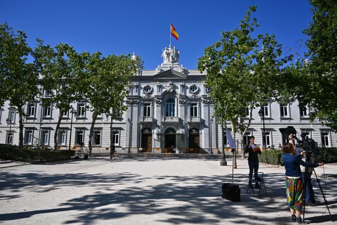 303c96e5-ab5b-402b-8421-ea287f424438 La suspension du droit de vote des descendants d’exilés franquistes en Espagne