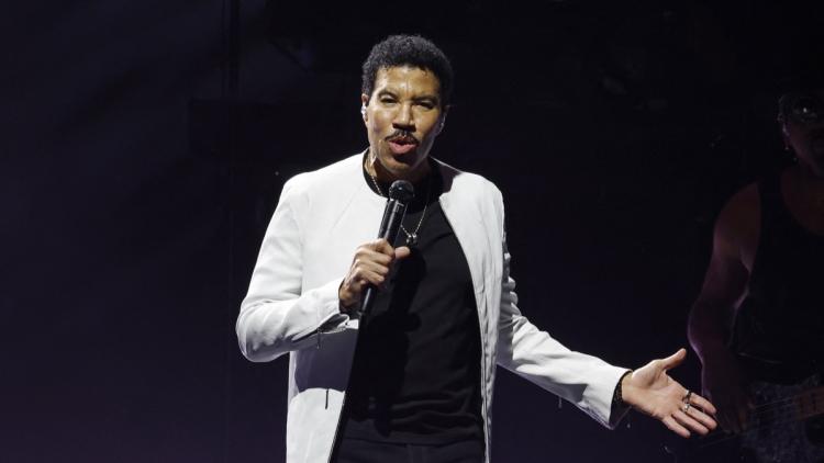3e97c348-7f4b-495a-9d55-3433b7926e71 Lionel Richie hospitalisé après un concert