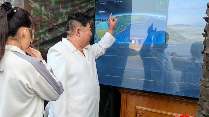 4412b604-d4b5-47d9-9d02-317790d51673 Nouveaux essais d’armes par la Corée du Nord sous l’œil de Kim Jong Un