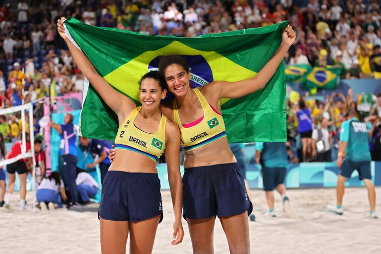 Beach Volleyball - Olympic Games Paris 2024: Day 14 La Réalité des Tenues Imposées aux Sportives