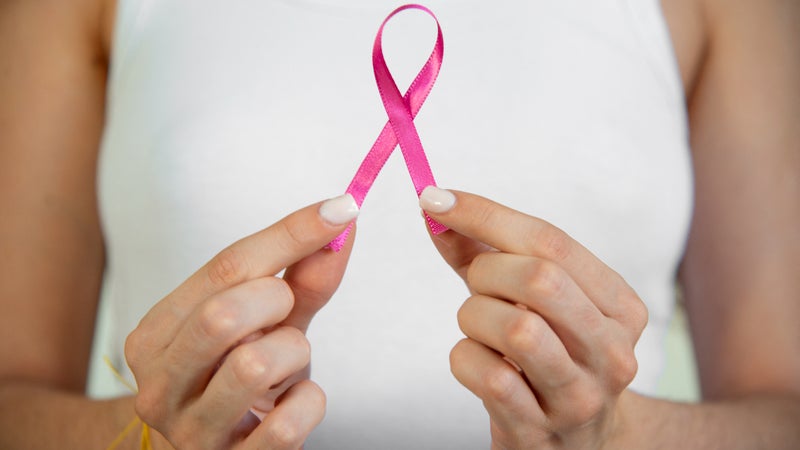5198aefe-a9e7-493f-984b-2ed5d13bc836 La sensibilisation au cancer du sein en octobre rose