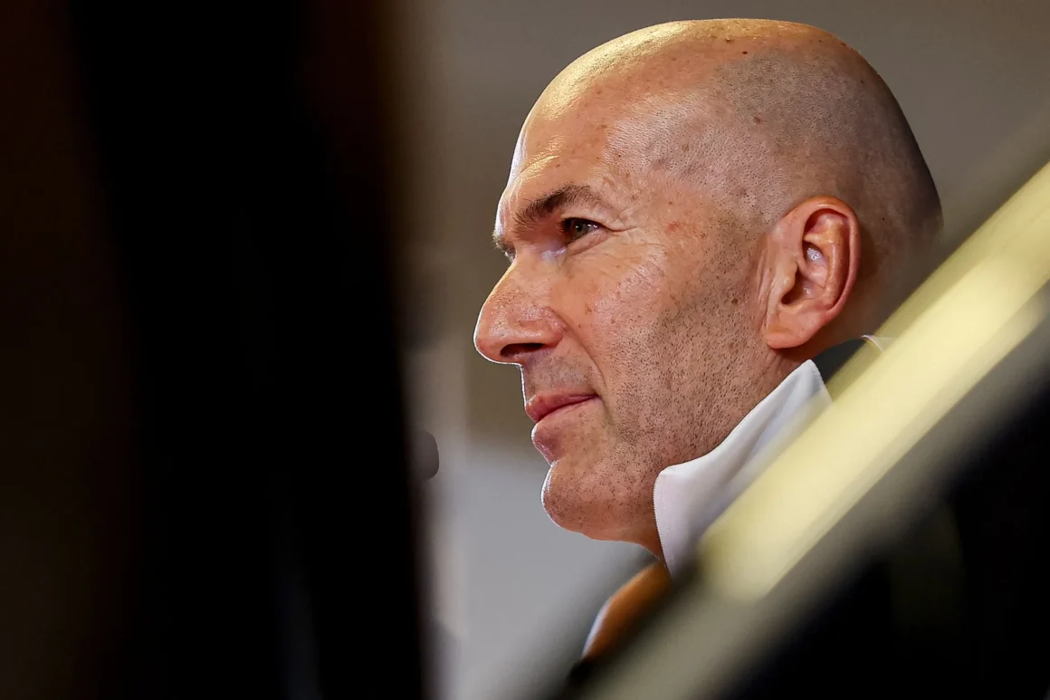 Victoire et passion: Zidane et l&rsquo;équipe de France triomphent
