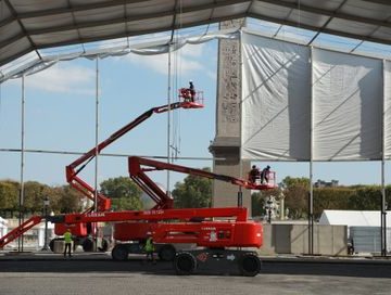 Preparations in Paris ahead of Pope Leo XIV's visit Critique de « La vie d’une femme » de Charline Bourgeois-Tacquet